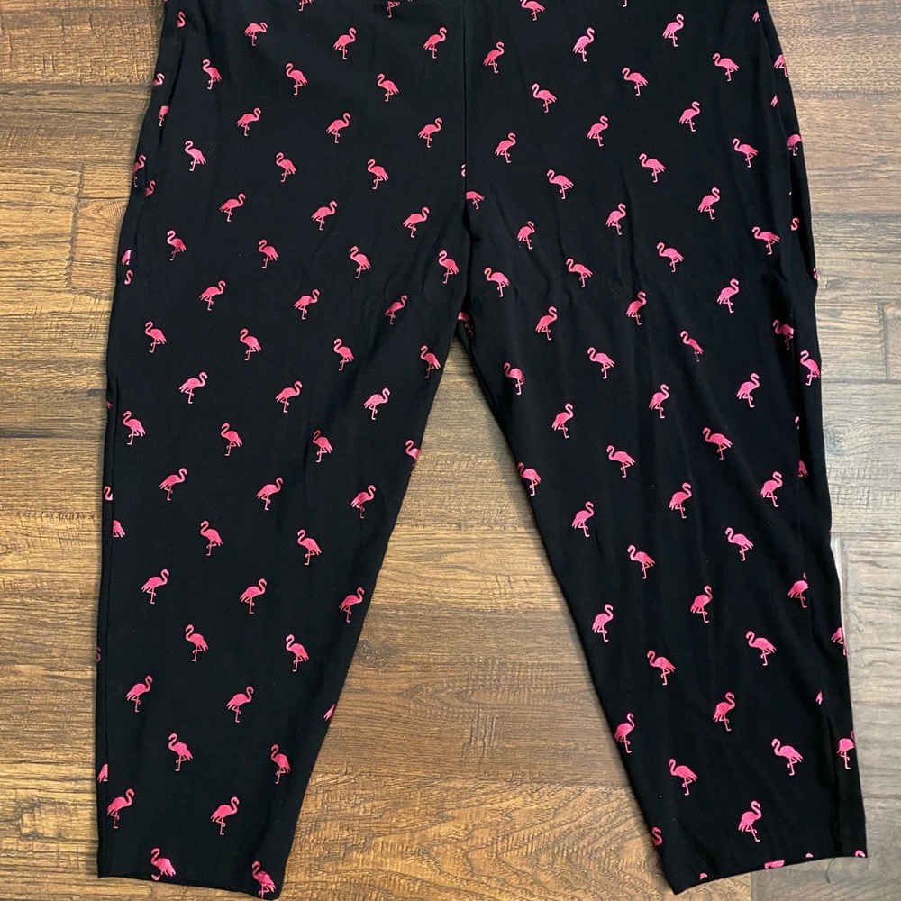 Torrid | Plus Size 4x | Flamingo Capri Leggings